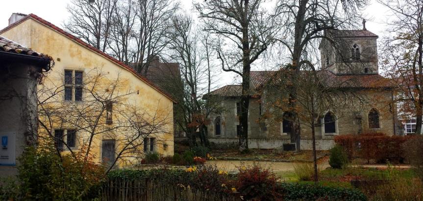 Maison natale de Jeanne d'Arc et église à Domremy photo décembre 2020